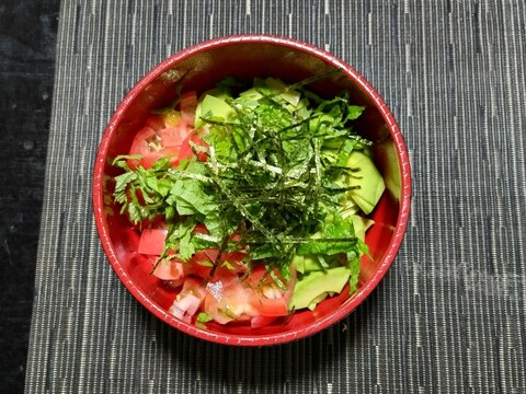 アボカドとトマトの夏丼ぶり